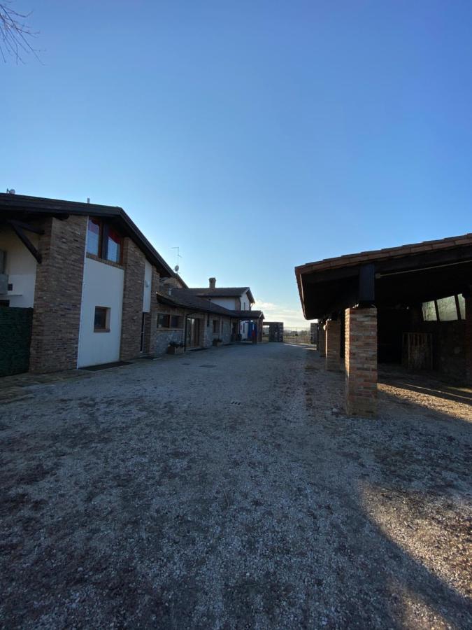 Qui Wolf Udine Hotell Collalto Exteriör bild